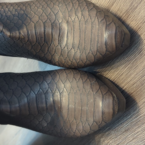 Carlos Santana Obsession Brown Snakeskin - Platform Knee-High Boots - 7 1/2 - Picture 6 of 12